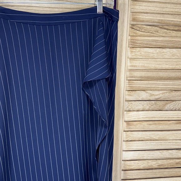 Banana Republic Navy  & White Striped A-Line Skirt Size 6 - Picture 3 of 10